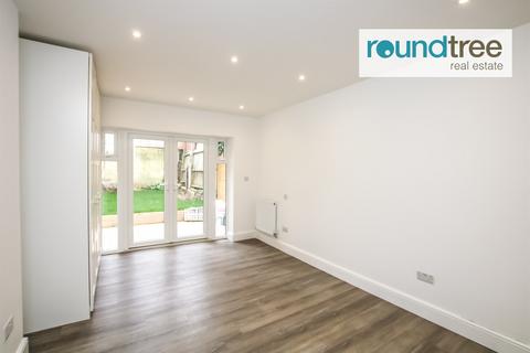 3 bedroom apartment to rent, Station Road, Hendon, NW4