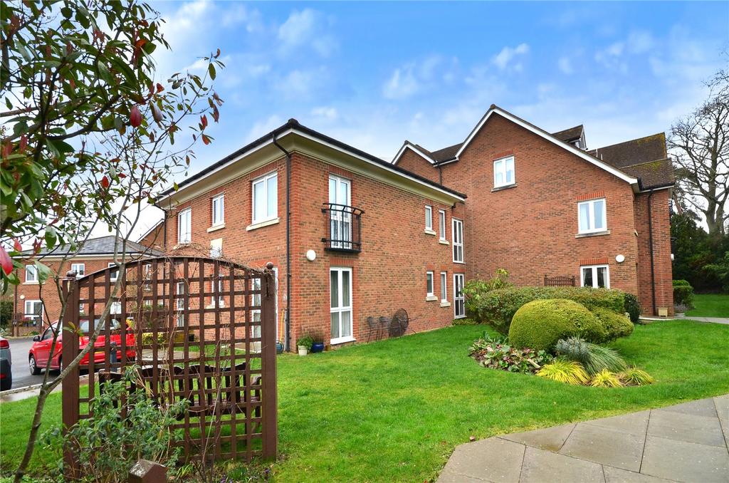 St Agnes Road, East Grinstead, West Sussex, RH19 2 bed apartment for