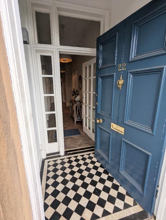 Warrender Park Terrace, Meadows, Edinburgh, EH9 2 bed flat £2,100 pcm