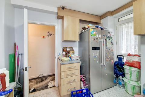 2 bedroom flat for sale - Longbridge Road Barking IG11 9EG