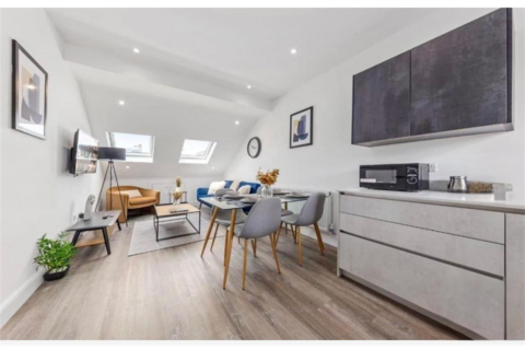 undefined, Station Road, Hendon, NW4