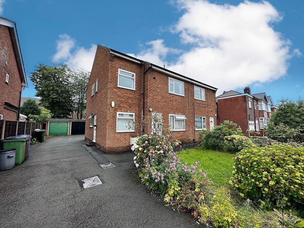 Hayburn Road, Offerton, Stockport, SK2 2 bed apartment for sale £139,950