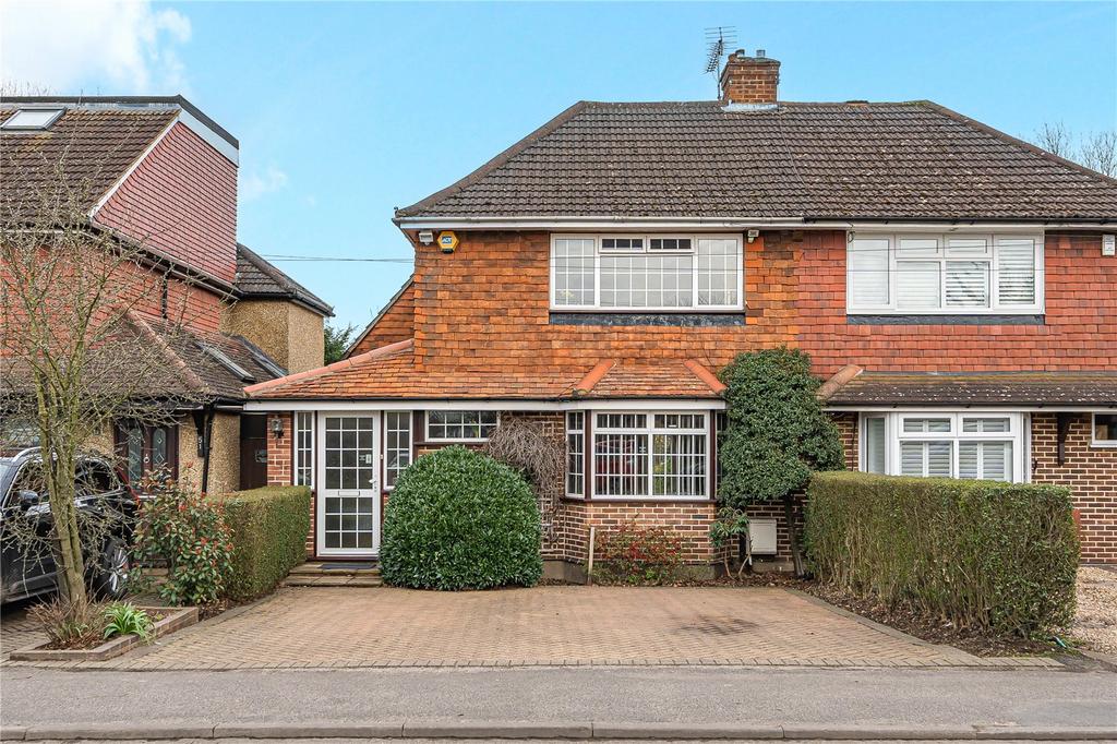 Ruislip, Ruislip HA4 3 bed semidetached house for sale £635,000