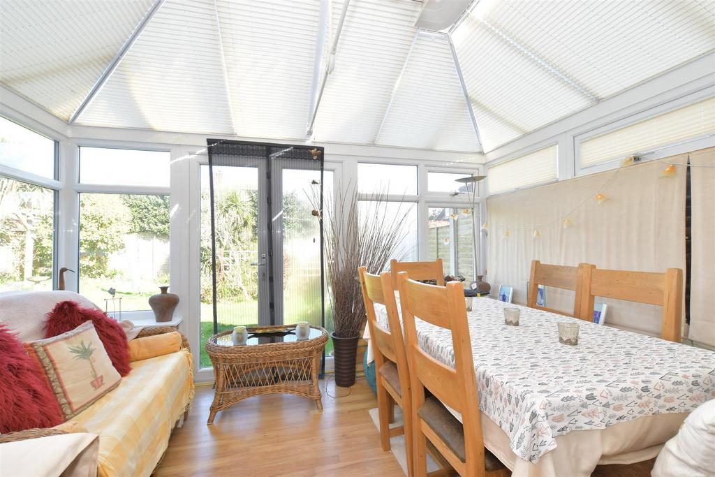 Meadow Way, Westergate, Chichester, West Sussex 3 bed bungalow for sale