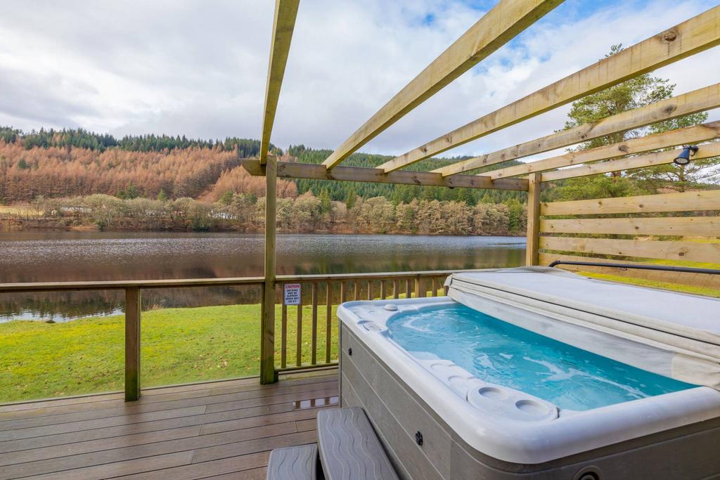 Lodge 26 Invergarry Lodges, South Laggan, Spean Bridge, PH34 4EA 3 bed