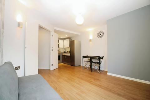 2 bedroom apartment to rent - Basilica, Leeds City Centre, LS1