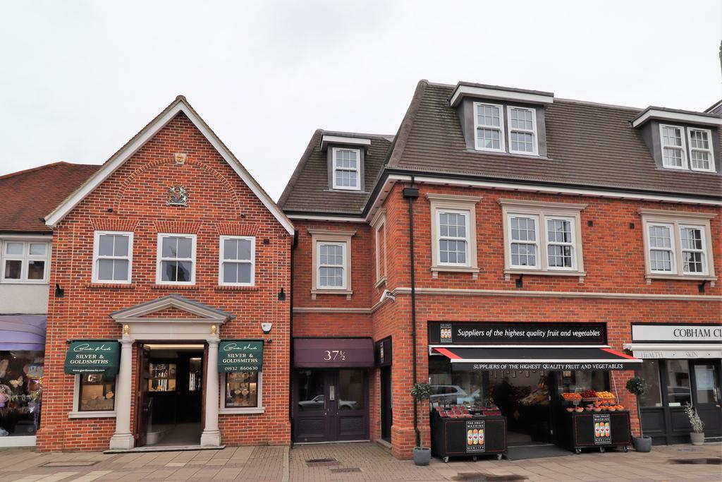 High Street, Cobham KT11 1 bed apartment to rent £1,250 pcm (£288 pw)