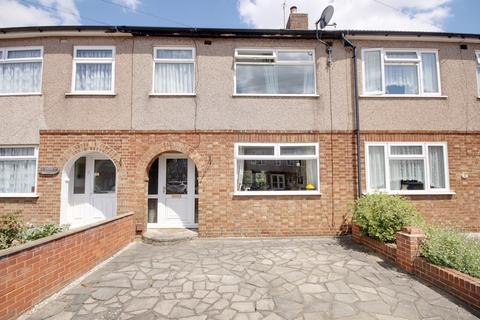 10 Westlyn Close, Rainham, RM13 9JP