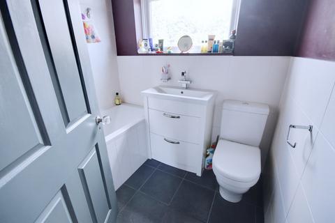 10 Westlyn Close, Rainham, RM13 9JP