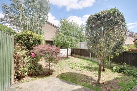 10 Westlyn Close, Rainham, RM13 9JP