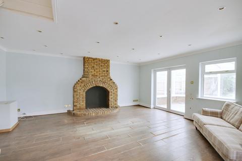 79 Briscoe Road, Rainham, RM13 9QG
