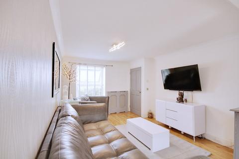 4 Neptune Close, Rainham, RM13 8SY