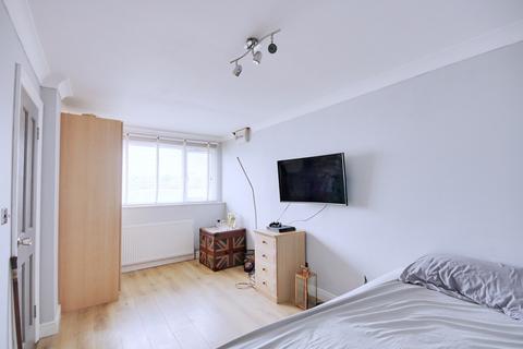 4 Neptune Close, Rainham, RM13 8SY