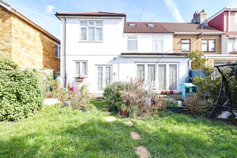 4 bedroom end of terrace house for sale, Melville Road, Rainham RM13