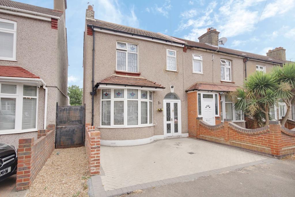 Brights Avenue, Rainham RM13 3 bed end of terrace house for sale £425,000