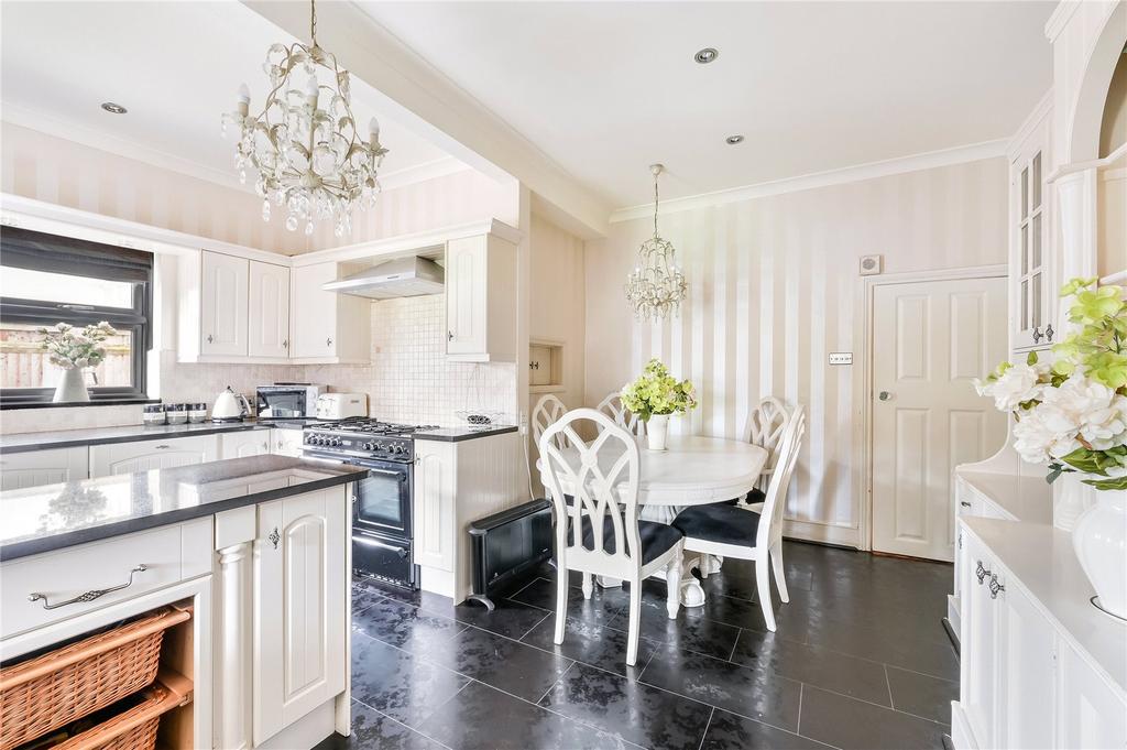 Kitchen/Breakfast Rm