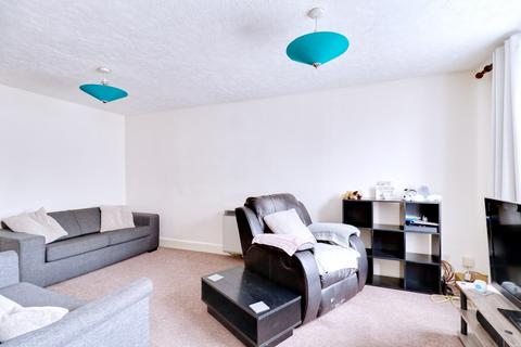 16 Bernice Close, Rainham, RM13 9JD