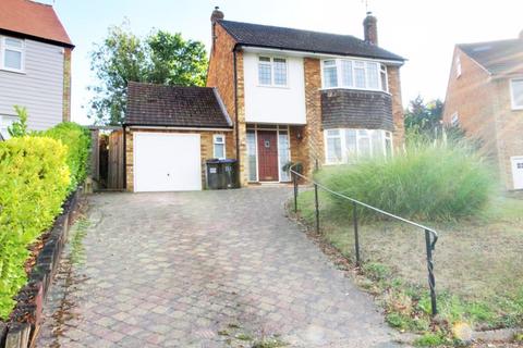 4 bedroom detached house to rent, Brookside Crescent, Cuffley EN6