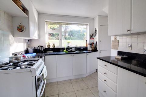 4 bedroom detached house to rent, Brookside Crescent, Cuffley EN6