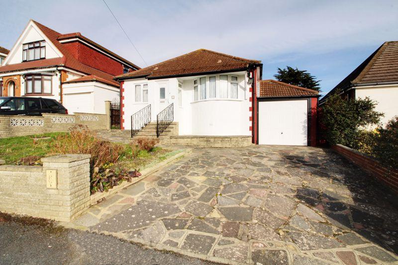 Kingswell Ride, Cuffley EN6 3 bed detached house £700,000