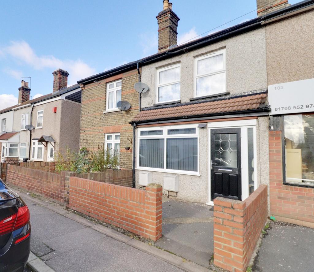 Wennington Road, Rainham RM13 1 bed flat for sale £225,000