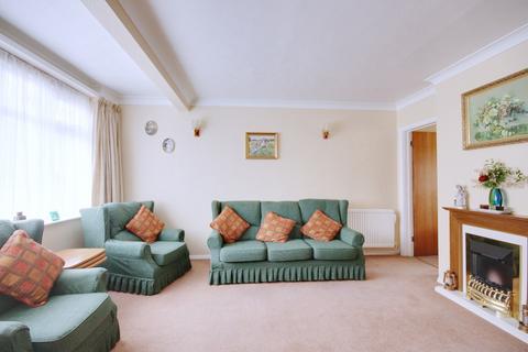22 Ford Close, Rainham, RM13 7AU