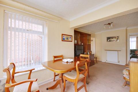 22 Ford Close, Rainham, RM13 7AU