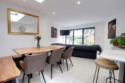 6 Cattlegate Road, Northaw, Potters Bar, EN6 4DL
