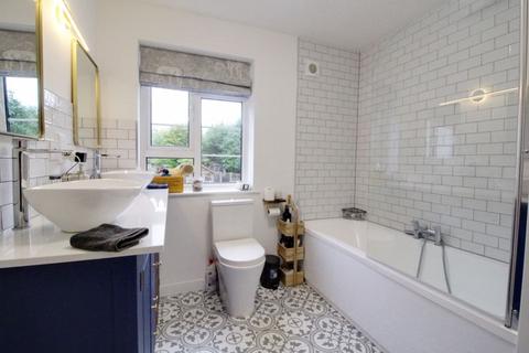 6 Cattlegate Road, Northaw, Potters Bar, EN6 4DL