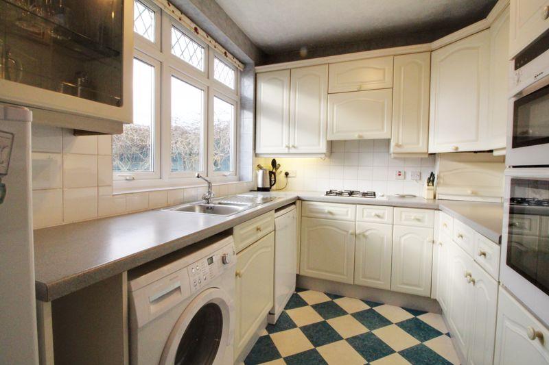 Theobalds Road, Cuffley EN6 3 bed semidetached house for sale £685,000