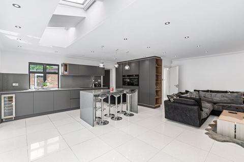 16 Millcrest Road, Goffs Oak, Waltham Cross, EN7 5NN