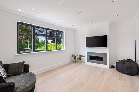 16 Millcrest Road, Goffs Oak, Waltham Cross, EN7 5NN