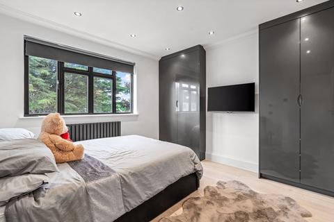 16 Millcrest Road, Goffs Oak, Waltham Cross, EN7 5NN
