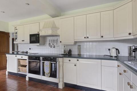 16 Carbone Hill, Northaw, Potters Bar, EN6 4PL