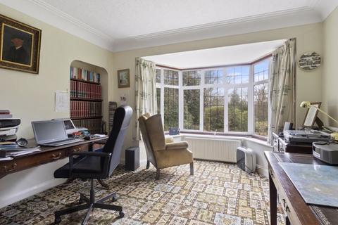 16 Carbone Hill, Northaw, Potters Bar, EN6 4PL