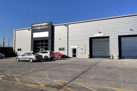 Industrial unit to rent, Unit 9 Southampton Trade Park, Unit 9, Southampton Trade Park, Southampton, SO15 0AD