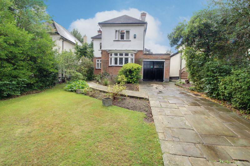 Tolmers Road, Cuffley EN6 3 bed detached house for sale £1,075,000
