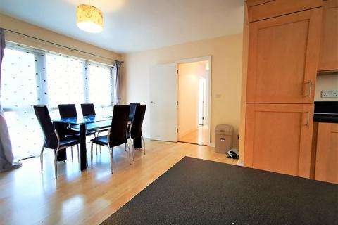 3 bedroom flat to rent, Brabazon Street, London E14