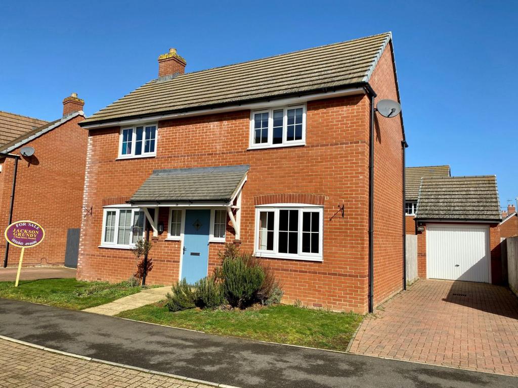 Hawthorn Road, Brixworth, Northampton... 3 bed detached house £345,000