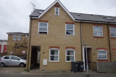 6 bedroom house to rent, Southsea Road, Kingston, KT1 2EH