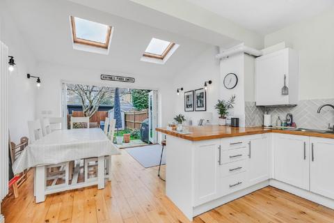 60 Carlton Park Avenue, London, SW20 8BL