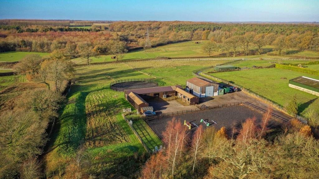Preston Road, Buckingham MK18 3 bed equestrian property for sale £750,000