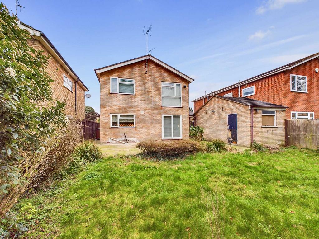 Flint Hollow, Chinnor 4 bed detached house for sale £550,000