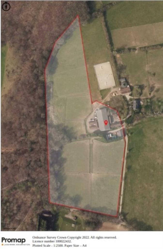 Hale Lane, Tring HP23 3 bed equestrian property £1,750,000