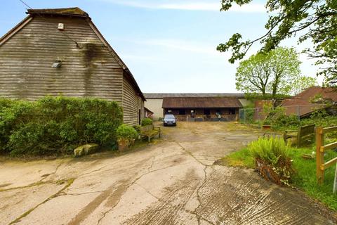 3 bedroom equestrian property for sale, Hale Lane, Wendover