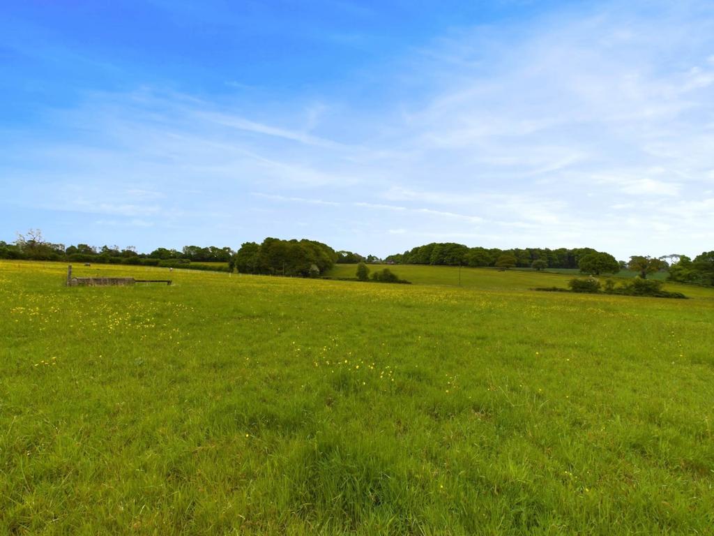 Hale Lane, Wendover 3 bed equestrian property for sale £1,250,000