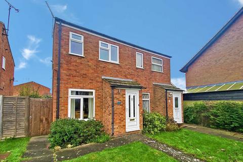 2 bedroom semi-detached house to rent, Weill Road, Aylesbury