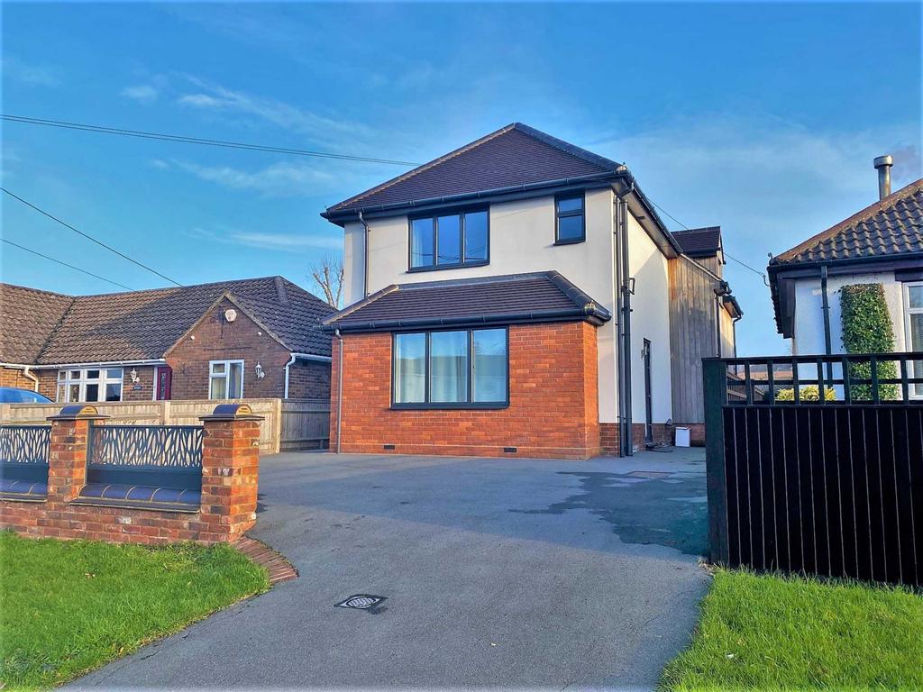 Longwick Road, Princes Risborough HP27 4 bed detached house £2,300