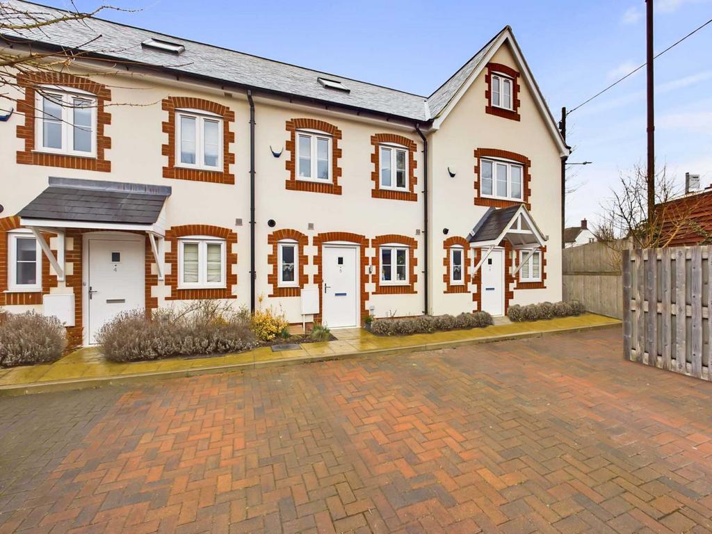 Poppy Road, Princes Risborough HP27 3 bed townhouse for sale £425,000