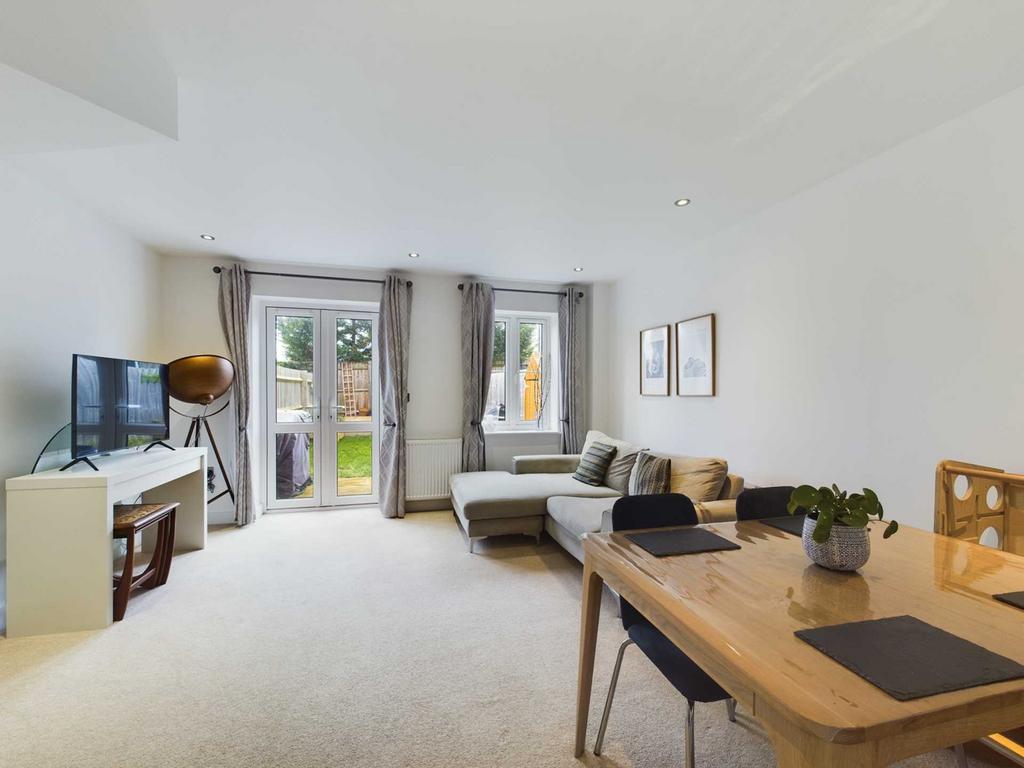 Poppy Road, Princes Risborough HP27 3 bed townhouse £425,000